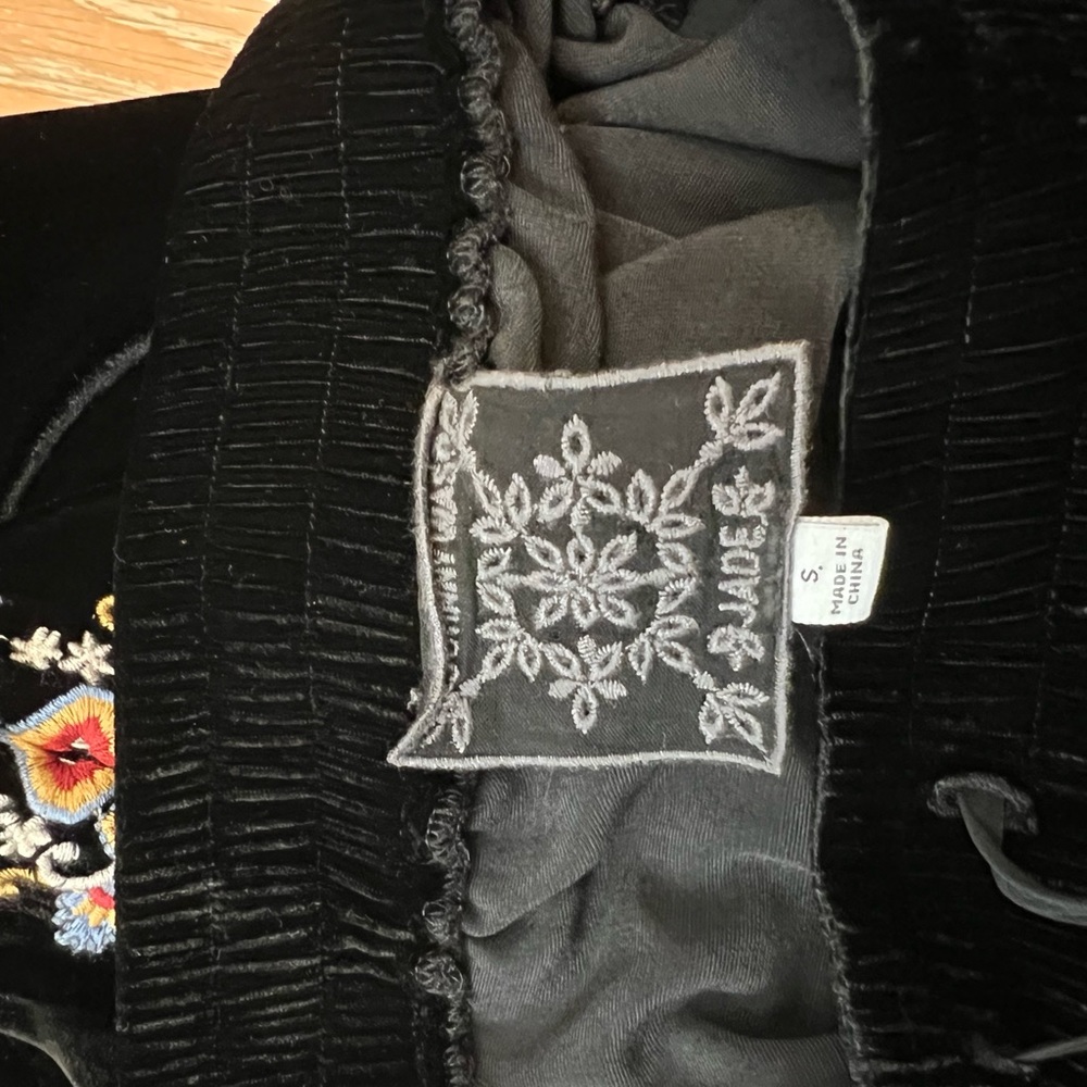 New Johnny Was black silk velvet pants - Picture 4 of 4